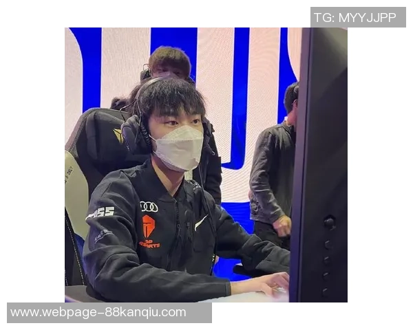 LGD与FNC激战正酣一血争夺战引发全场热议 LGD与FNC激战正酣一血争夺战引发全场热议